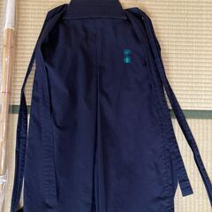 （東京・引き取り）小学校低学年～中学年剣道用具セット（竹刀入れ、竹刀34、袴など）一部のみお譲りも可の画像