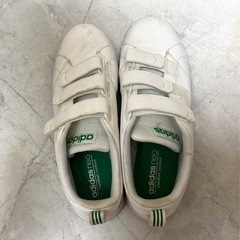adidas スニーカー 緑 白の画像