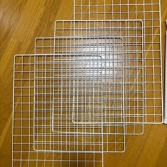 ✅
2590円相当✨ 【ニトリ&100均お得セット】狭いスペースに便利調整出来る突っ張り棚 つっぱり棒 の画像
