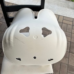 骨盤矯正·背筋伸ばしサポート器具　低反発　椅子の画像