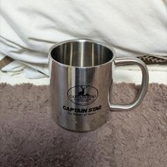 📙☕未使用の白灯油ランタン   📙☕未開栓の白灯油   📙☕未使用のLOGOSロゴスのバーベキューBBQスキュア【バーベキューの刺して焼く鉄ぐしの事】   📙☕未使用のキャプテンスタッグのコップ １個   📙☕サビ無し鉄製スキレットなど    📙☕その他  キャンプやバーベキューBBQの関連アイテムの画像
