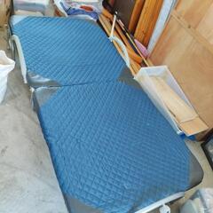 折りたたみベッドの画像