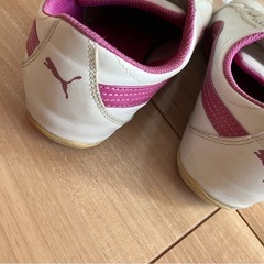 PUMA プーマ レディース スニーカー 白×ピンク（24cm）の画像