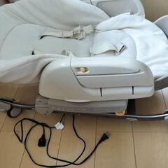 ★お値下げ中★【電動】Combi 電動オートスウィング ハイローチェア ロワイヤルAT LYの画像