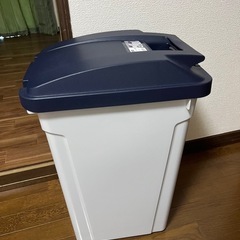 ゴミ箱の画像
