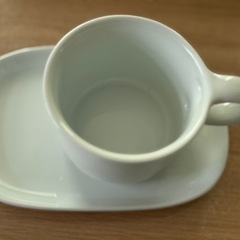 ホワイトカップソーサーの画像