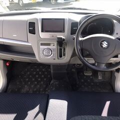 【スズキ ワゴンR FXリミテッド】中古軽自動車｜ナビ・バックカメラ・ホワイト｜スマートキー＆車検2年付き・自社ローン対応！の画像