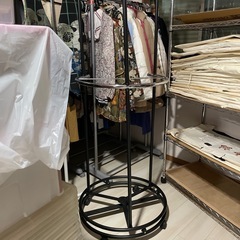 円形ハンガーラック　キャスター付の画像