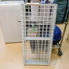 ベッドフレーム シングルサイズ ホワイトカラー シンプルデザイン【こちらは店舗です。浜村鹿野温泉ICから3分 買取本舗 宮本リサイクル 営業時間9～19時 定休日水曜のみ←連絡できませんm(_ _)m】の画像