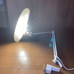 オカムラ　LEDデスクライトの画像