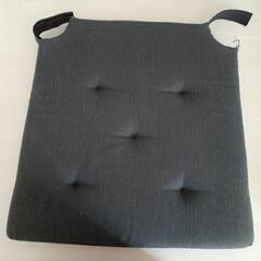 府中家具ダイニングチェア2脚  IKEA座布団2枚  の画像