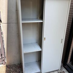 屋外用物置（鍵有）を譲ります。の画像