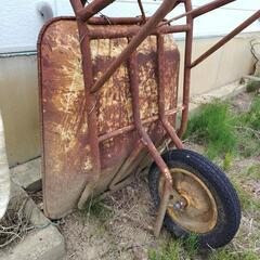 サビ一輪車　要タイヤ交換の画像