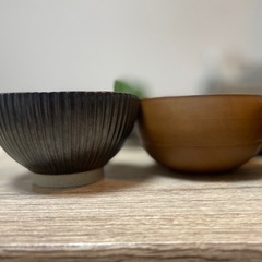 お茶碗と味噌汁の碗の画像