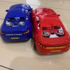 車のおもちゃの画像
