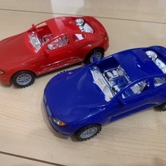 車のおもちゃの画像
