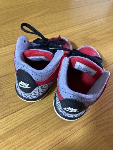 JORDAN スニーカー