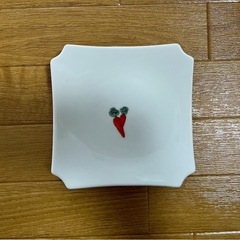お皿の画像