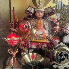 受け渡し完了しました。
５月人形　兜　ガラスケース入り　差し上げますの画像