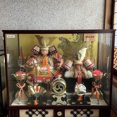 受け渡し完了しました。
５月人形　兜　ガラスケース入り　差し上げますの画像