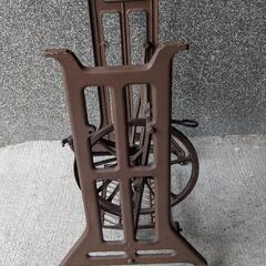 足踏みミシンの足のみ　ミツビシ　中古品の画像