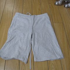 ユニクロ　短パン　グレー