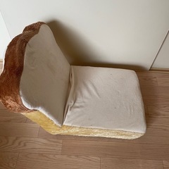 食パンチェアーの画像