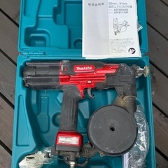 makita 32mm. 41mm 高圧エアビス打ち機　モデル AR320HR モデル AR411HRの画像