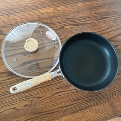 ガラス蓋付きフライパンの画像