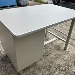 中古 事務机 片袖机 スチール 幅1060×奥行き730×高さ740mm LION 愛知県 一宮市 名古屋 稲沢 江南 岩倉 岐阜 羽島 各務ヶ原 三重 愛知 グッドプライス一宮の画像
