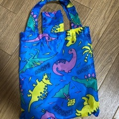 【美品】 110cm 恐竜 フード付き キッズ レインコートの画像