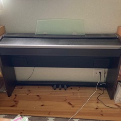 カシオ　電子ピアノ
