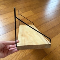 ミラー、棚、スプレーの画像