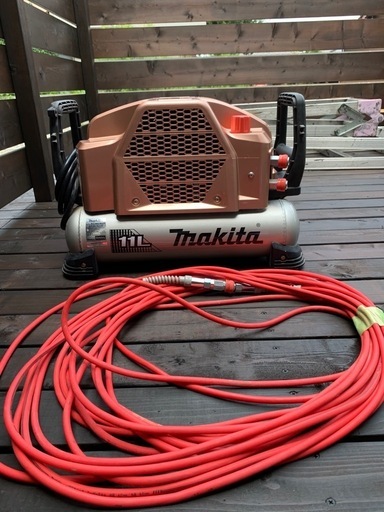 【sold out】値引き不可　makita 限定色！　ホース付き　シャイニングカッパー　コンプレッサー　AÇ462XLH　 