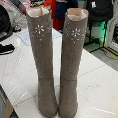 0714-320 coca ビジュー付きグレーロングブーツ 24.5cmの画像