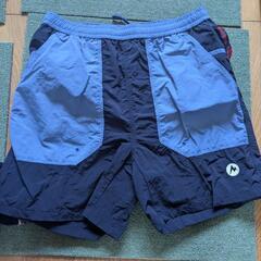 マーモット　マウンテンパーカとハーフパンツマーモットの画像