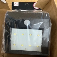 ◎未使用品 ソーラーセンサーライト 4個セット DAISO550円の品
の画像