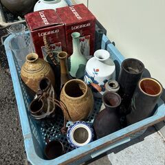 お好きなものを選んでお帰り下さいませ　花瓶　ばら売り　中古品の画像