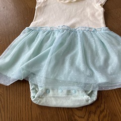 UNIQLO ロンパース　80の画像