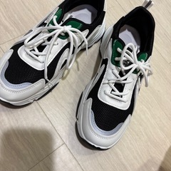 スニーカーの画像