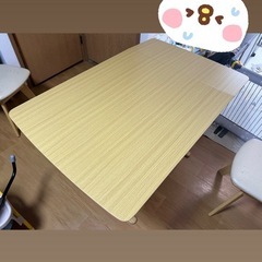 ダイニングテーブルの画像