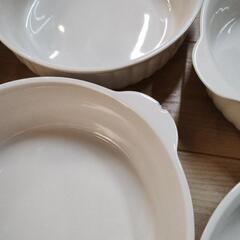 U【直接引取】メーカー不明　白磁　グラタン皿　１２個まとめて　食器　陶器　１個欠けありの画像