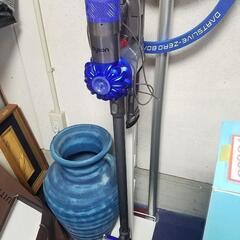 ☆激安☆ dyson 掃除機 ダイソン コードレス掃除機 クリーナー ☆立て掛け台付き☆ 訳有り品の画像