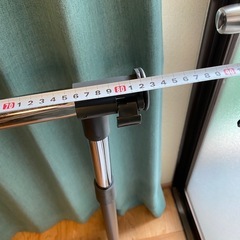 本日19時まで⭐︎ハンガーラック キャスター付き ダークグレー 伸縮タイプの画像