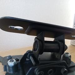 テレビを壁や柱にかけられるようにするパーツの画像