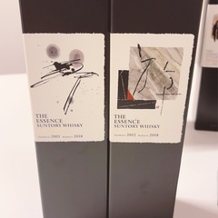 サントリー Ｔｈｅ　Ｅｓｓｅｎｃｅ知多蒸溜所　 ワイン樽４年後熟と   サントリー Ｔｈｅ　Ｅｓｓｅｎｃｅ　白州蒸溜所　ライタイプ の画像