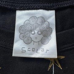 sclar    黒の半袖の画像