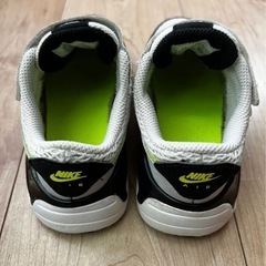 NIKE ナイキ　キッズスニーカーの画像