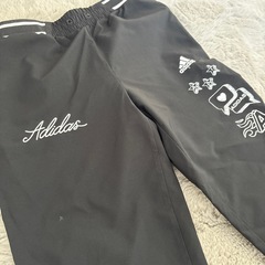 adidas ウィンドブレーカー　130の画像