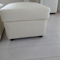 未使用美品 ニトリ Nシールド ファン スツール オットマン ソファ アイボリー 傷・汚れに強い合成皮革 スツール(Nシールド ファン IV